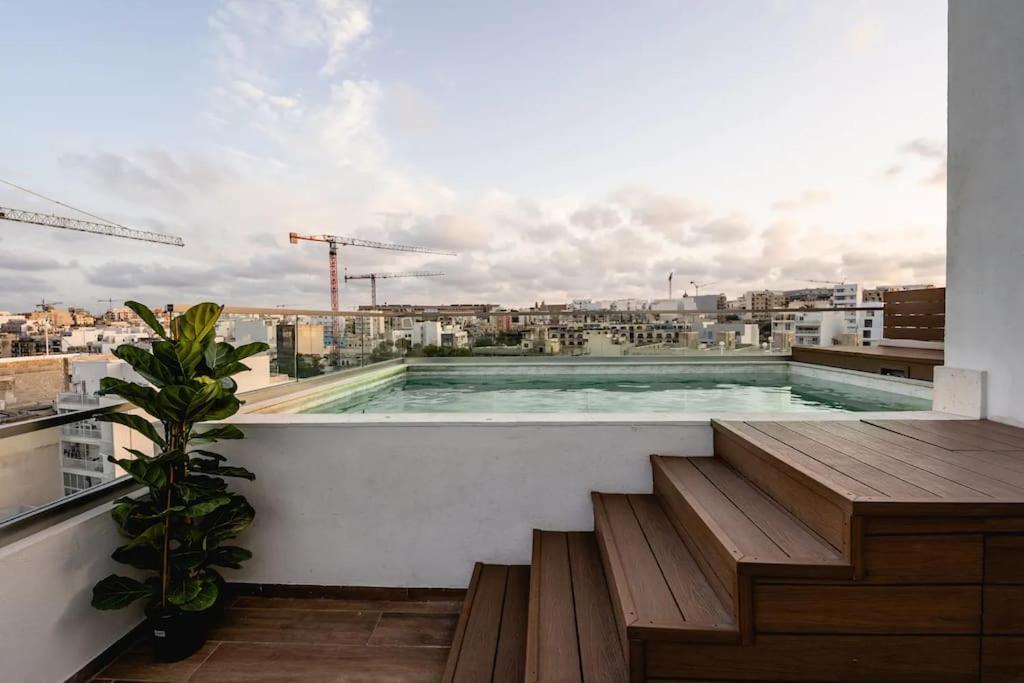 شقة Luxurious & Stylish Penthouse With Private Pool