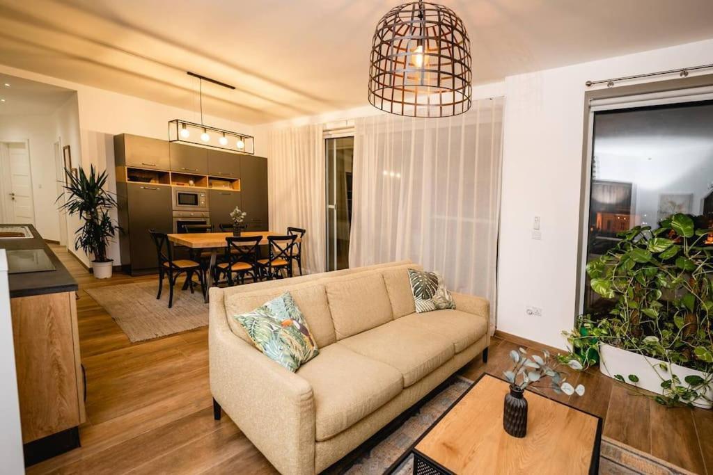 Luxurious & Stylish Penthouse With Private Pool * مسيدا