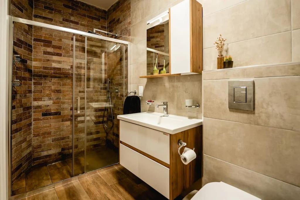 Luxurious & Stylish Penthouse With Private Pool شقة *